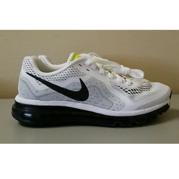 Nike Shoes - Nike Airmax Running Shoe